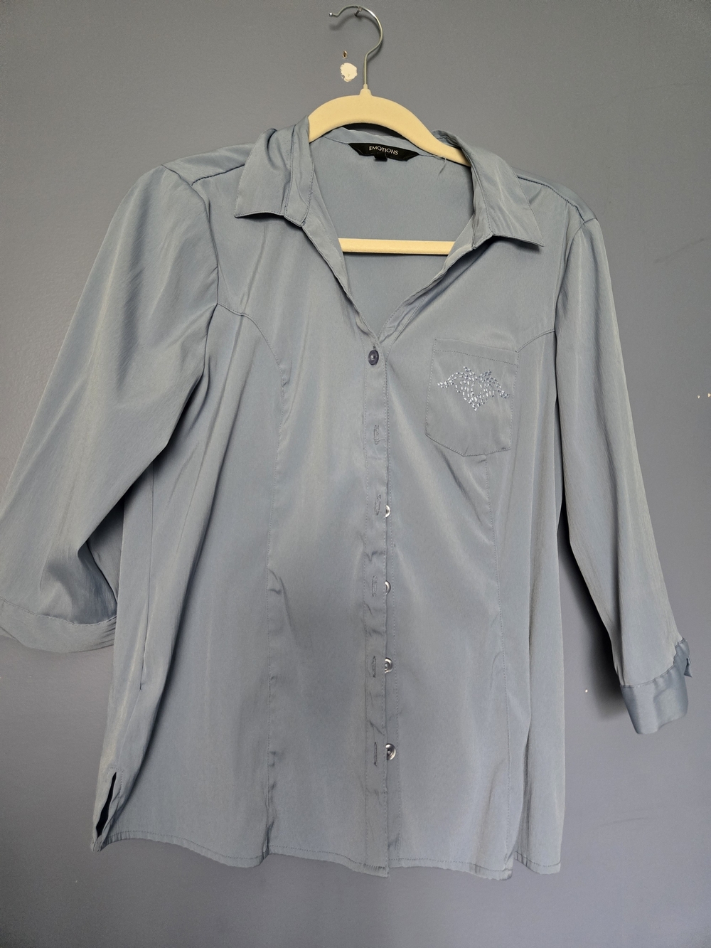Emotions Grey Blue Button-Up Blouse with Rhinestone Detail — Size 11 🩵